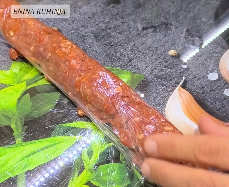 Enina Kuhinja - Ćevapi i balon lepinje - Oblikovanje domaćih ćevapa