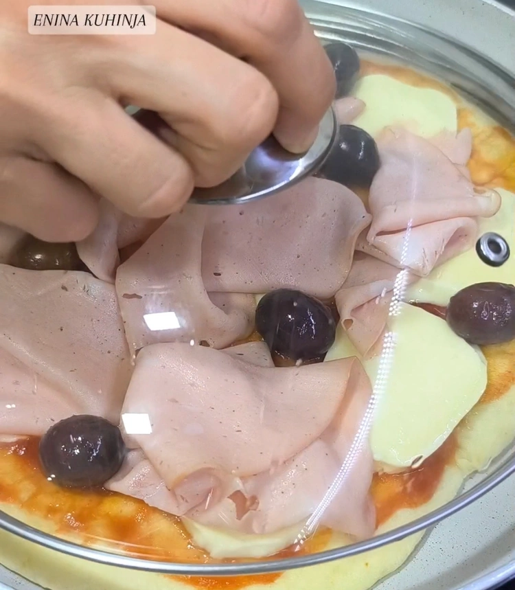 Enina Kuhinja - Pizza iz tiganja - Pečenje i filovanje