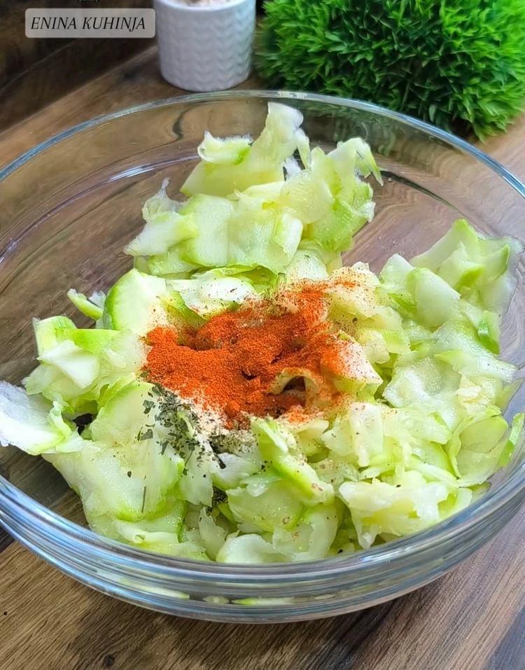 Enina Kuhinja - UŠTIPCI OD TIKVICA SA BELANCEM - Začini i brašno