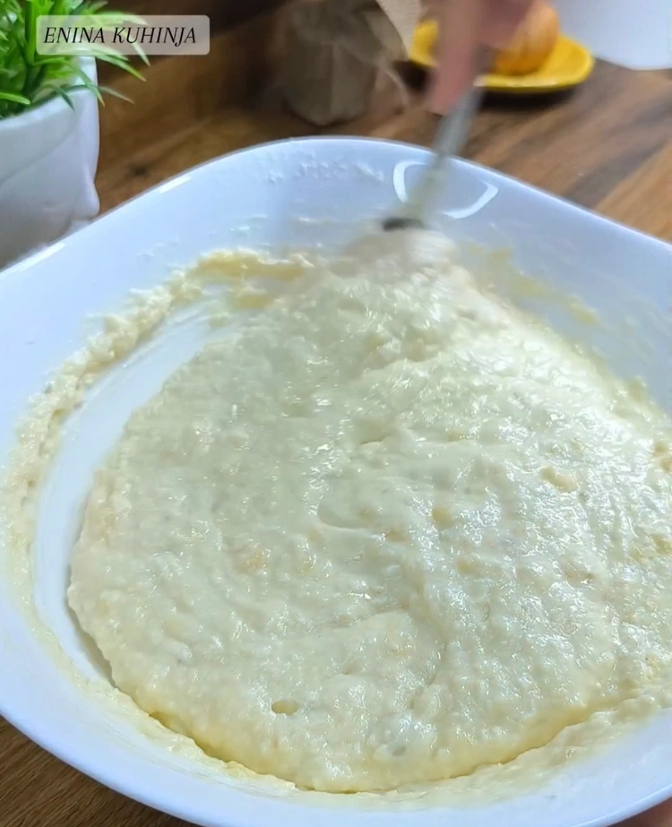 Enina Kuhinja - Posni kolač sa bananom - Dodavanje suvih sastojaka