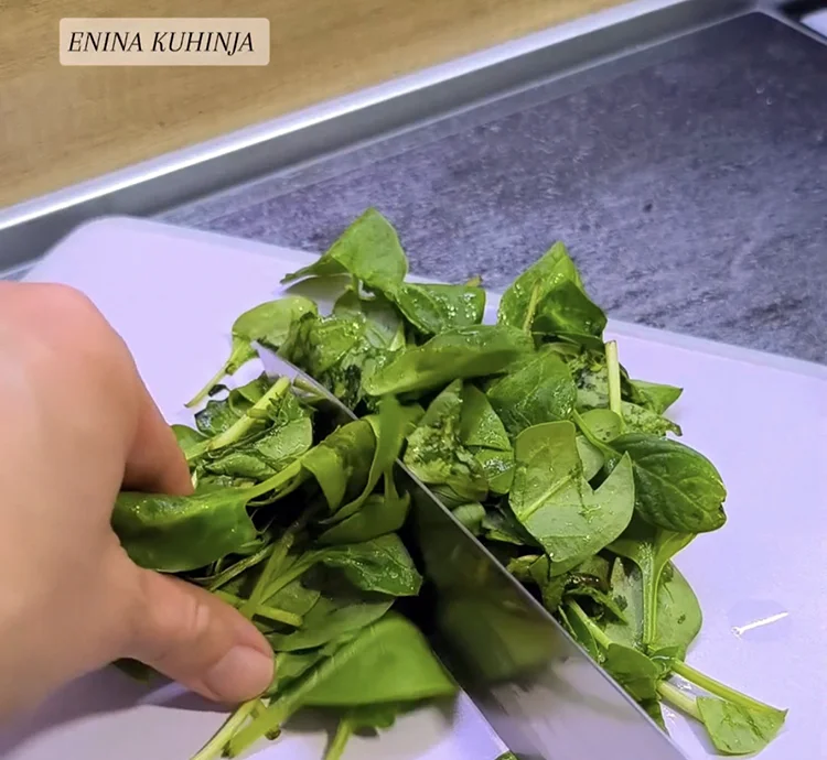 Enina kuhinja - Pita sa ovsenim pahuljicama - Priprema spanaća