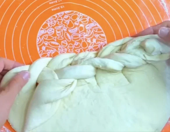 Enina Kuhinja - Hleb Pletenica - Formiranje i premazivanje