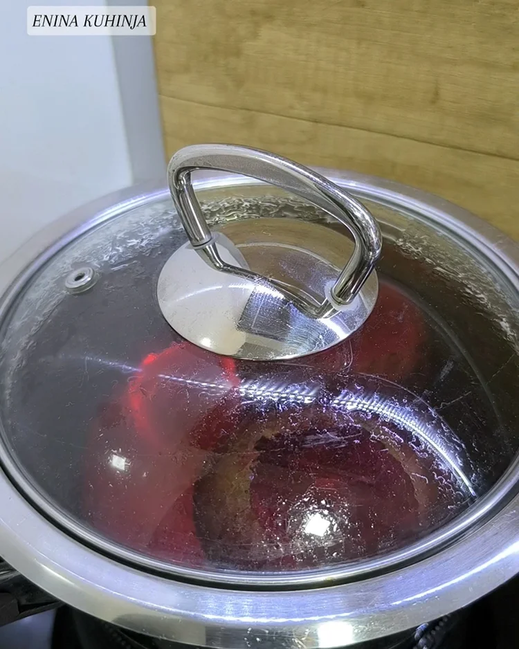 Enina Kuhinja - Dve salate od cvekle - Priprema prve salate (sa kuvanom cveklom)