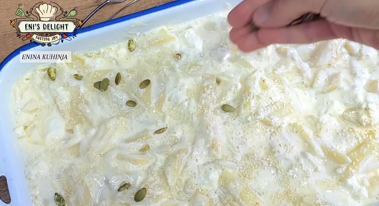 Enina Kuhinja - Zapecene makarone sa sirom - Pečenje pite od makarona