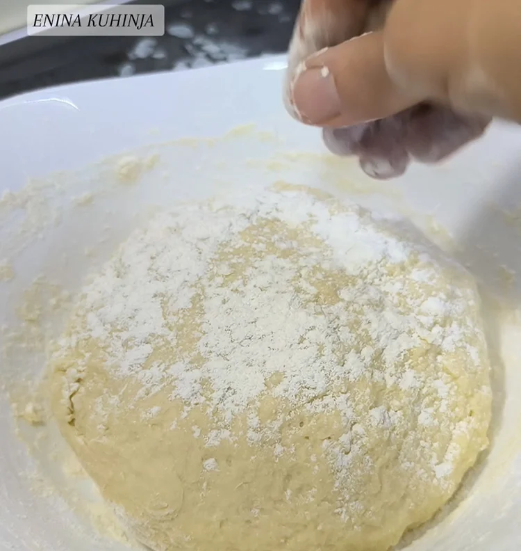 Enina Kuhinja - Najmekši domaći uštipci - Odmaranje testa