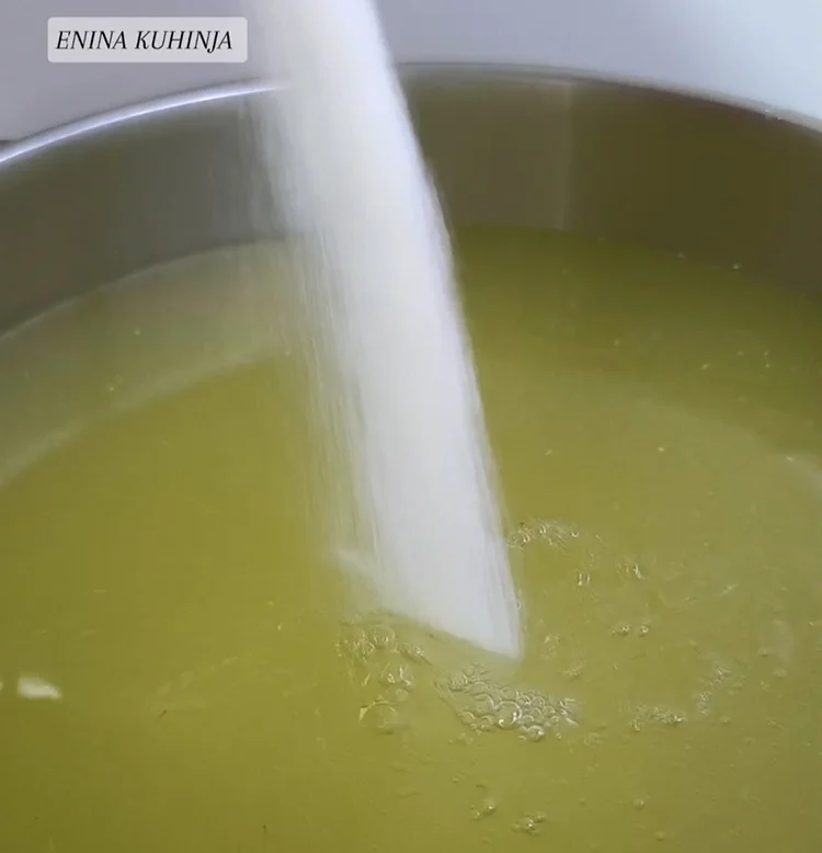 5 – Enina Kuhinja – Sirup od zove – Kuvanje i flaširanje Enina Kuhinja - Sirup od zove - Kuvanje i flaširanje