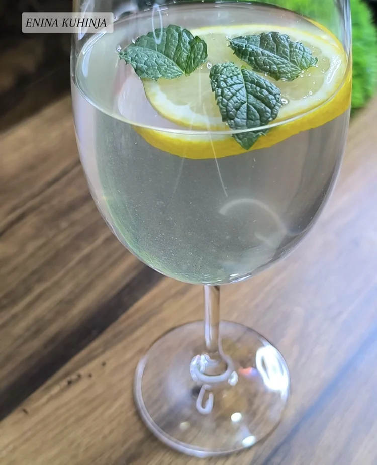 6 – Enina Kuhinja – Sirup od zove – Uživanje u ukusu prirode Enina Kuhinja - Sirup od zove - Uživanje u ukusu prirode