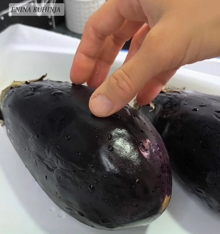 Enina Kuhinja - Przeni patlidzan i paradajz - Priprema sastojaka