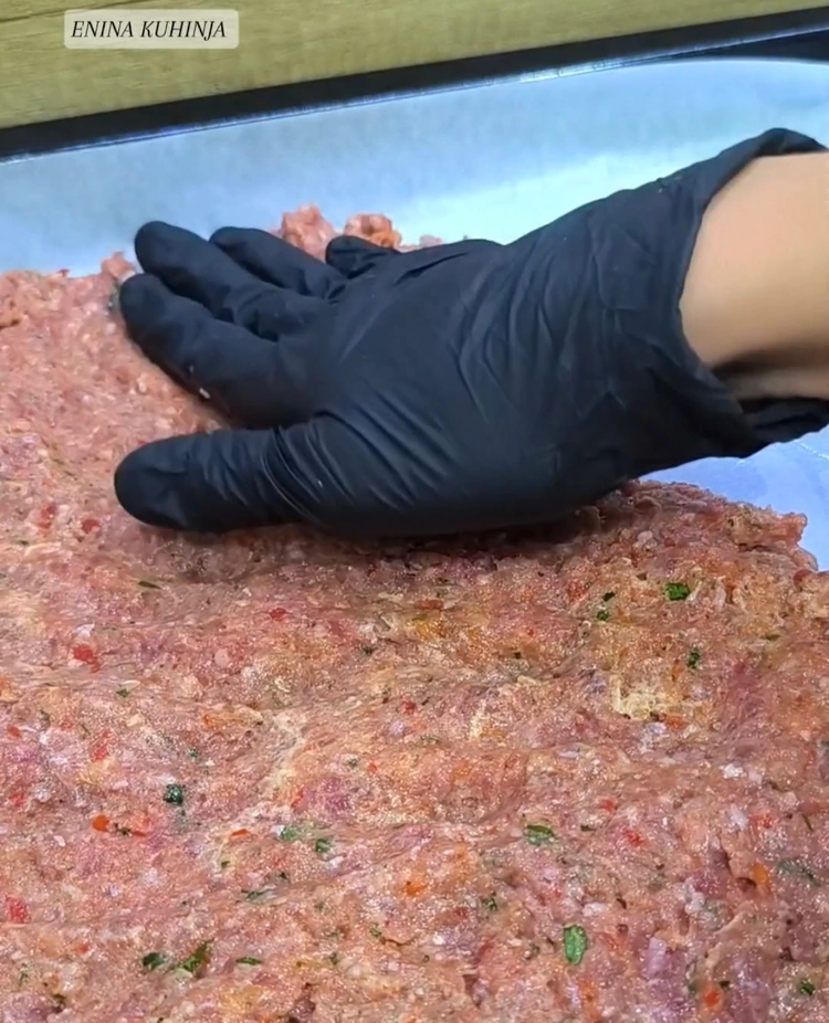 Enina Kuhinja - Šiš ćevap - Oblikovanje