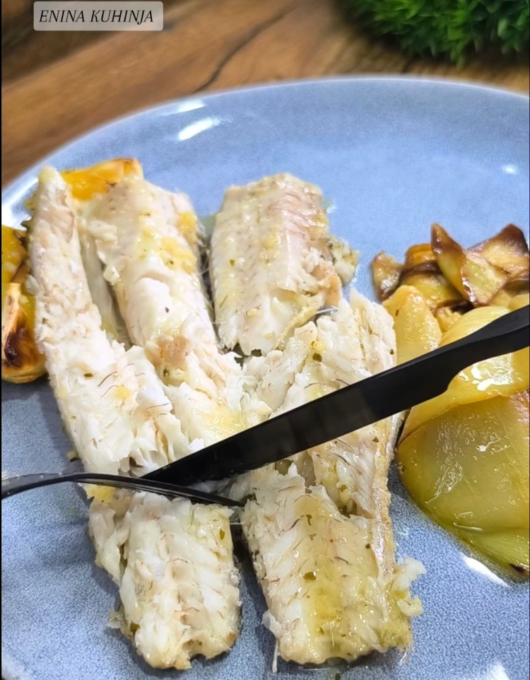 5 – Enina Kuhinja – Oslic iz rerne – Posluživanje Enina Kuhinja - Oslic iz rerne - Posluživanje