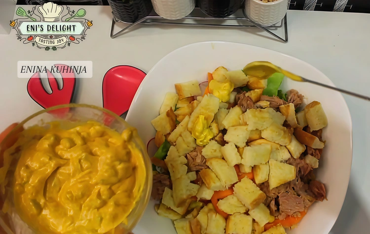 4 – Enina Kuhinja – Posna salata sa tunjevinom – Završni korak i serviranje Enina Kuhinja - Posna salata sa tunjevinom - Završni korak i serviranje