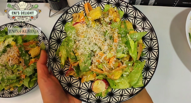 Enina Kuhinja – Posna salata sa tunjevinom Enina Kuhinja - Posna salata sa tunjevinom