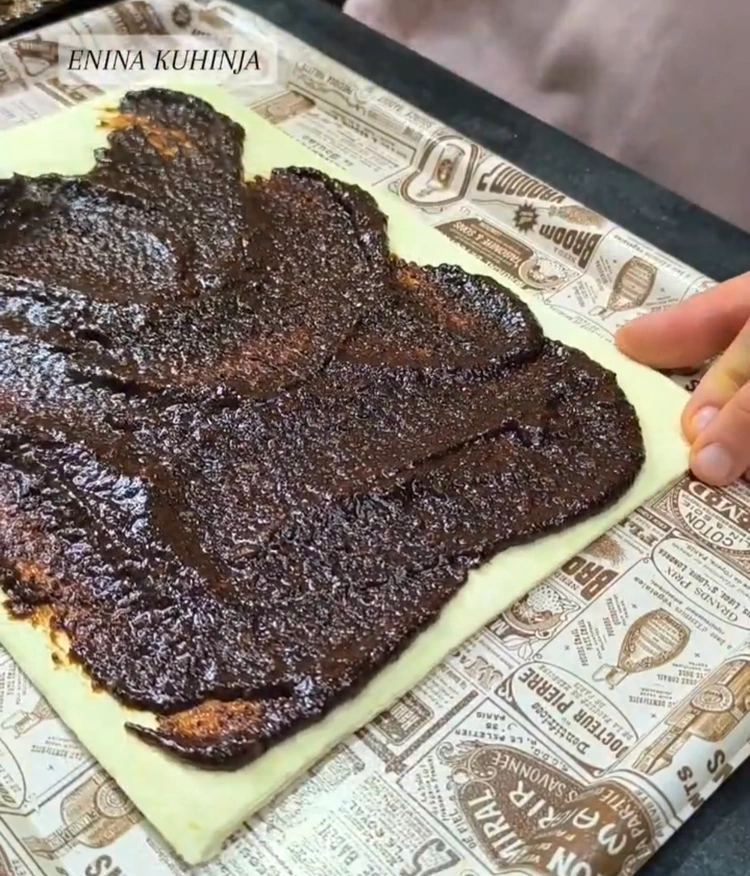 2 – Enina Kuhinja – Posni kolač sa makom – Hlađenje fila i slaganje kolača Enina Kuhinja - Posni kolač sa makom - Hlađenje fila i slaganje kolača