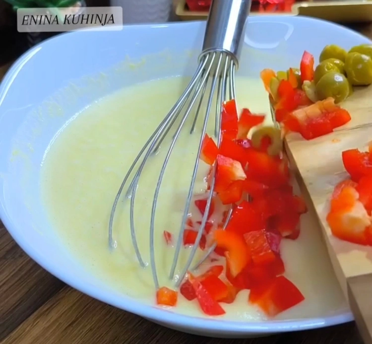 Enina Kuhinja - Posna kukuruzna pita - Dodavanje povrća