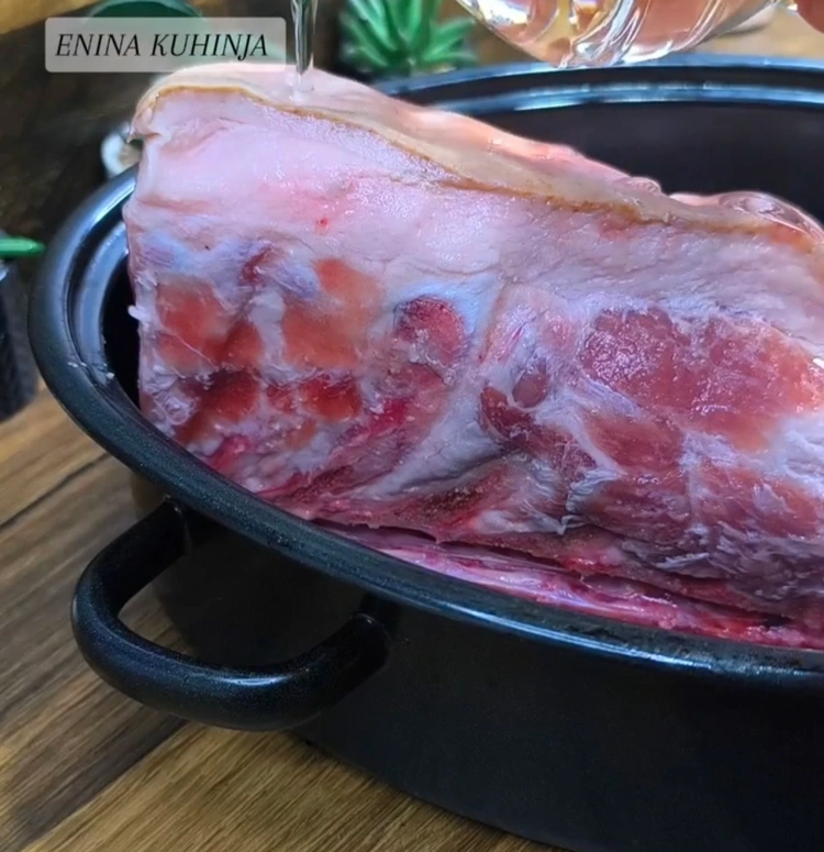 1 – Enina Kuhinja – Svinjska KRMENADLA u komadu – Priprema sastojaka Enina Kuhinja - Svinjska KRMENADLA u komadu - Priprema sastojaka