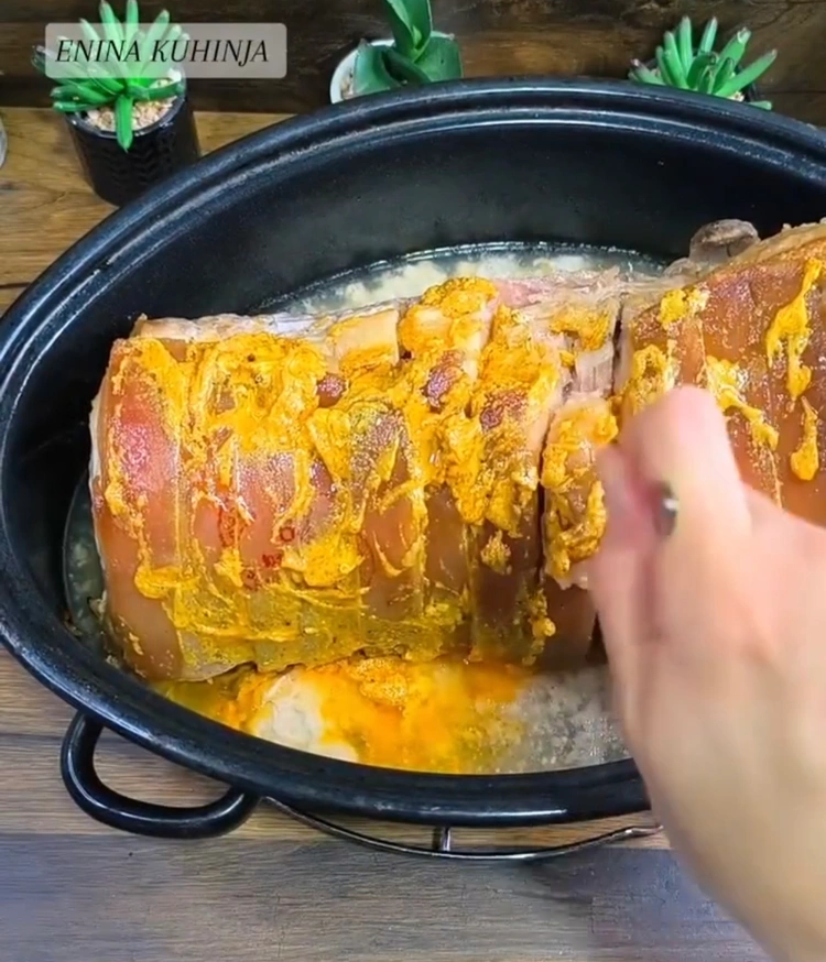 4 – Enina Kuhinja – Svinjska KRMENADLA u komadu – Završno pečenje Enina Kuhinja - Svinjska KRMENADLA u komadu - Završno pečenje