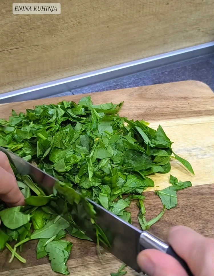 Enina Kuhinja - Najmekša proja sa sirom i spanaćem - Priprema sastojaka