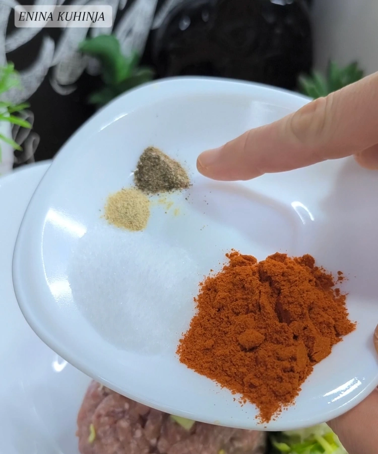 Enina Kuhinja - Šiš ćevapi iz rerne 2 - Priprema začina