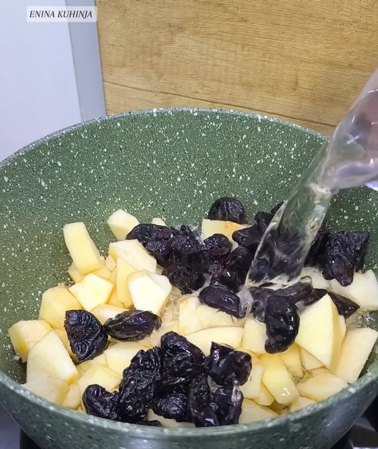 Enina Kuhinja - Kompot od jabuka i šljiva - Kuvanje kompota