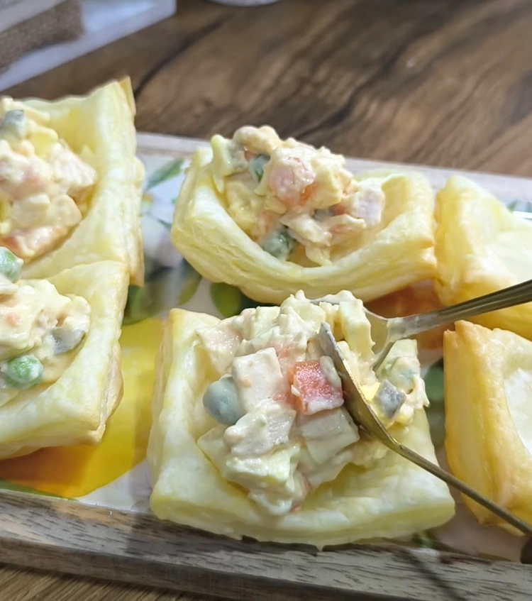 Enina Kuhinja - Brodići punjeni ruskom salatom - Punjenje brodića ruskom salatom