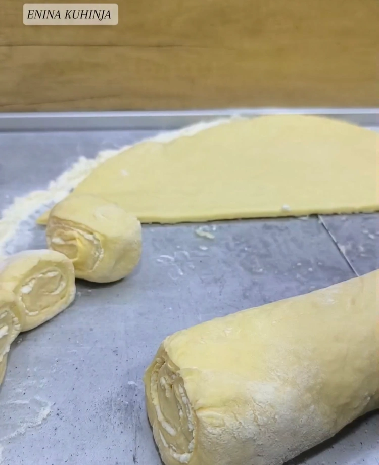 Enina Kuhinja - Uskršnja pogača - Priprema rolnica