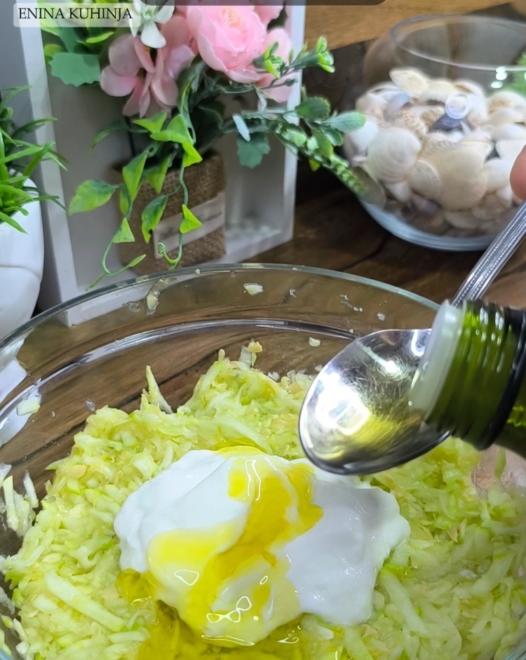 Enina Kuhinja - Najmekši uštipci od tikvica iz rerne - Priprema smese