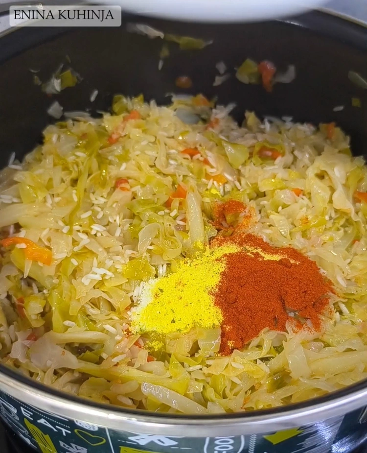 Enina Kuhinja - Podvarak od slatkog kupusa - Dinstanje povrća i kupusa