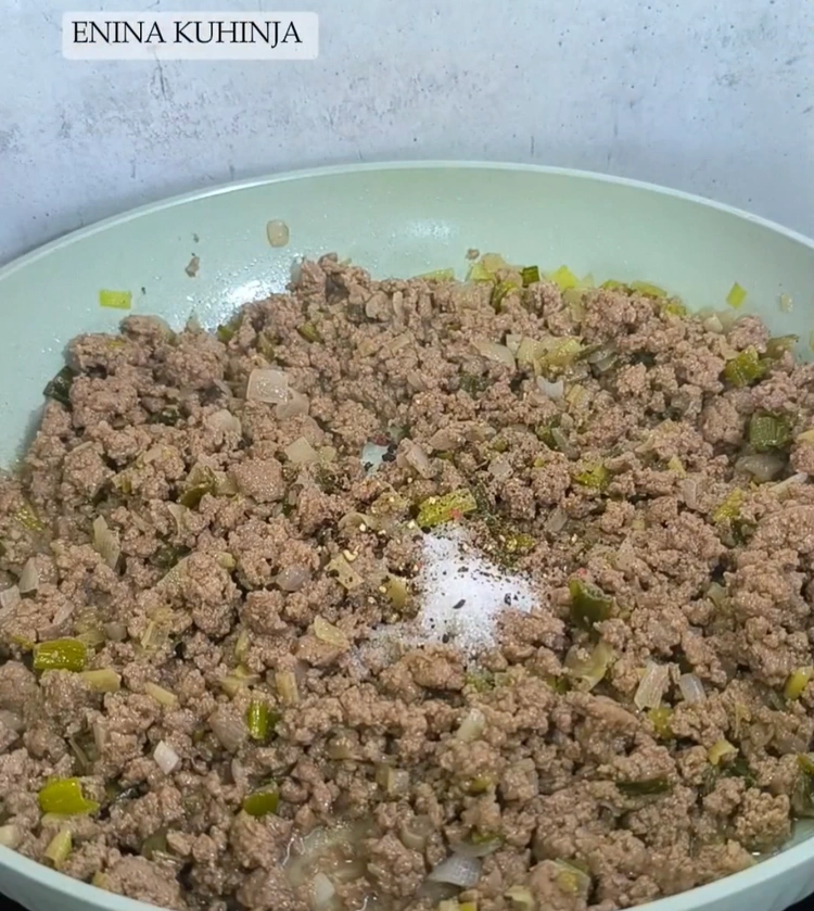 Enina Kuhinja - Rolat - Pita sa mesom - Priprema fila od mesa