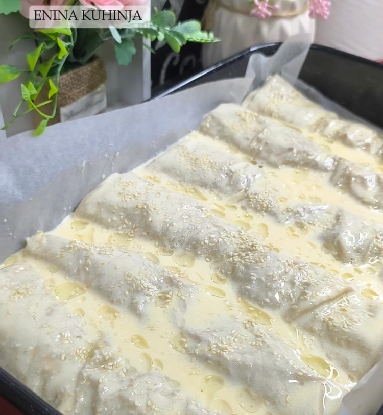 Enina Kuhinja - Rolat - Pita sa mesom - Slaganje i pečenje