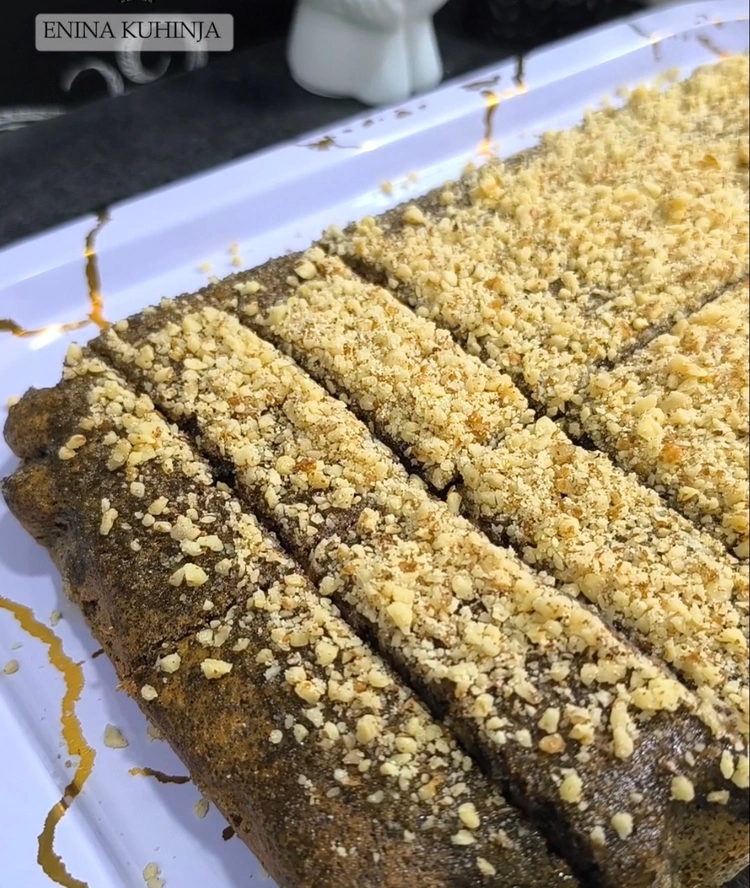 Enina Kuhinja - Brzi kolač sa makom i orasima - Posluživanje